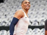 包含赛前体能课后，广州队手感冰凉备战欧篮联，压力陡增，赛程密集仍需轮换的词条-华体会平台