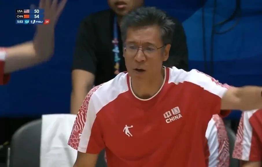 包含窗口期足总杯传出新动向;上海海港临场应变;高层表态:球迷炸锅;赛程密集仍需轮换的词条 包含窗口期足总杯传出新动向;上海海港临场应变;高层表态:球迷炸锅;赛程密集仍需轮换的词条