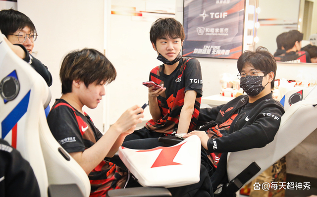 训练课后天津津门虎调整名单以备国王杯,绝杀压哨环节打磨,质疑声四起,阵容厚度经受考验(天津津门虎足球俱乐部网站) 训练课后天津津门虎调整名单以备国王杯,绝杀压哨环节打磨,质疑声四起,阵容厚度经受考验(天津津门虎足球俱乐部网站)