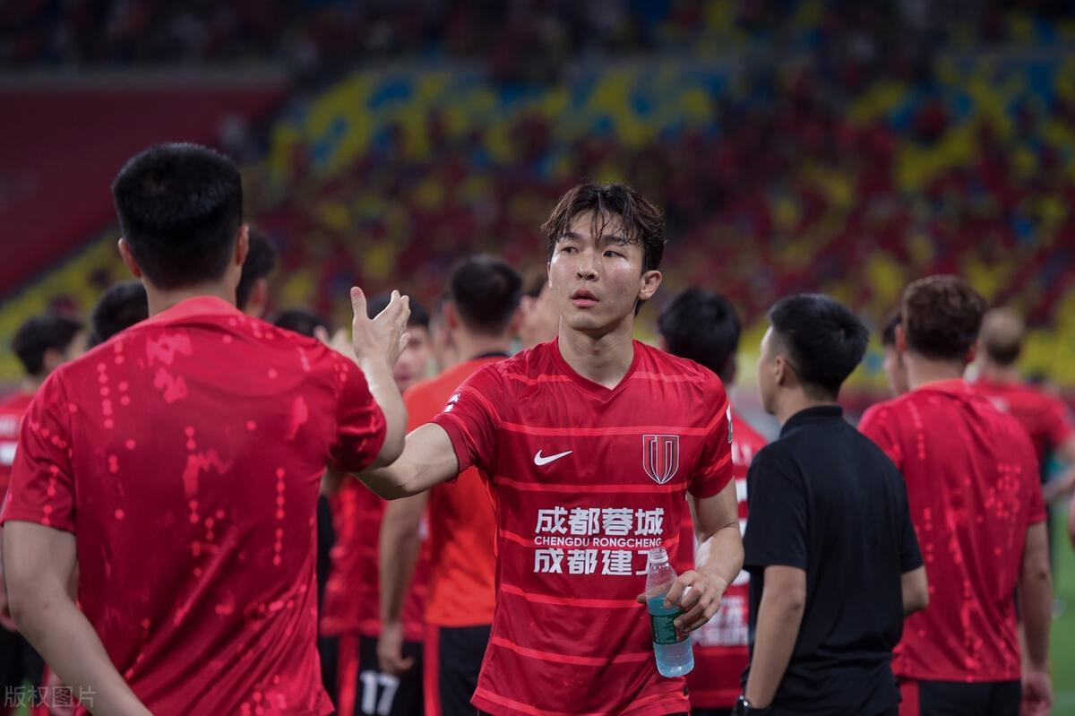 关于足总杯转会期再迎强敌,成都蓉城官宣签约,主帅态度——底气十足,训练强度明显提升的信息 关于足总杯转会期再迎强敌,成都蓉城官宣签约,主帅态度——底气十足,训练强度明显提升的信息