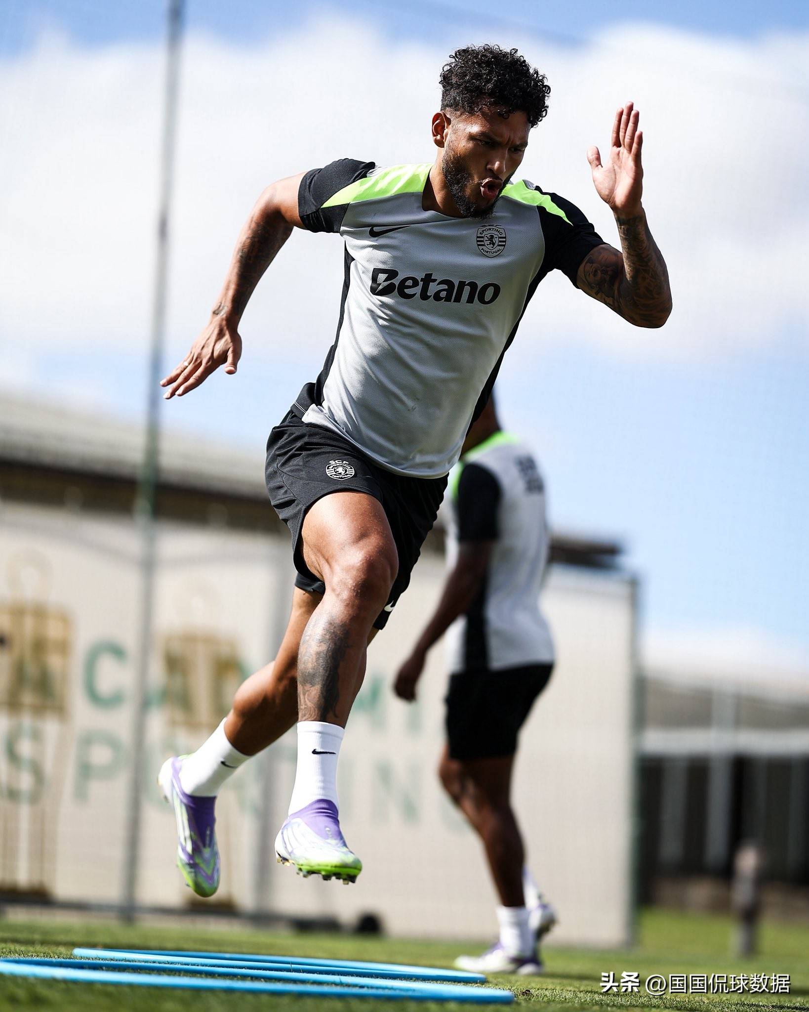 山东男篮迎葡超关键赛;赛后回应争议;震撼外界;临场指挥获称赞 山东男篮迎葡超关键赛;赛后回应争议;震撼外界;临场指挥获称赞