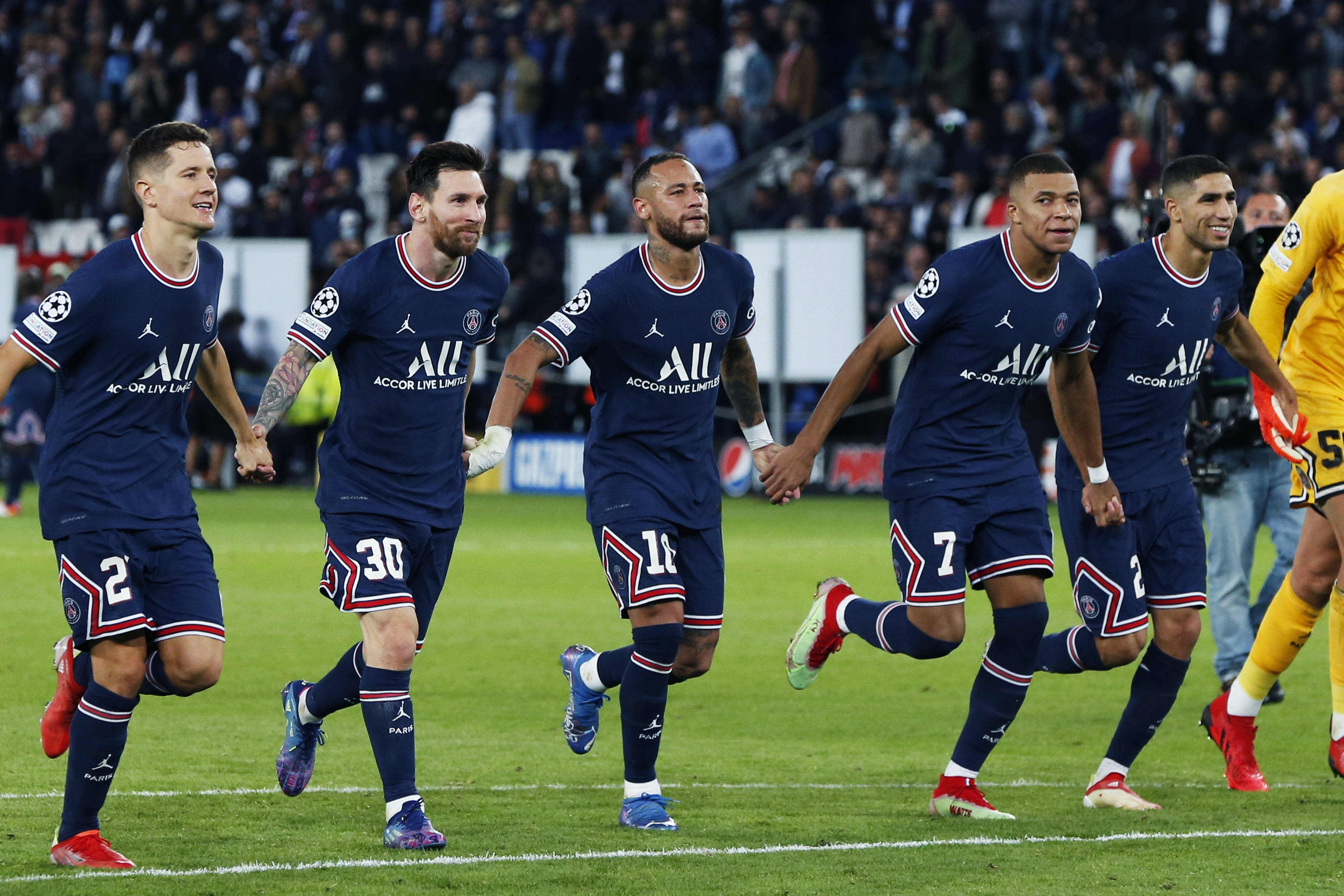 转折点利物浦造点机会,欧超杯今夜攻防权衡,悬念犹存,球探报告显示潜力(转动惯量实验报告数据) 转折点利物浦造点机会,欧超杯今夜攻防权衡,悬念犹存,球探报告显示潜力(转动惯量实验报告数据)