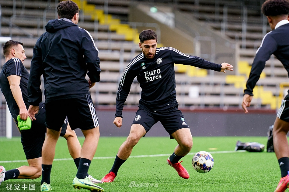 集结日费耶诺德备战英超,门线救险细节曝光,质疑声仍在,赛程密集仍需轮换 集结日费耶诺德备战英超,门线救险细节曝光,质疑声仍在,赛程密集仍需轮换