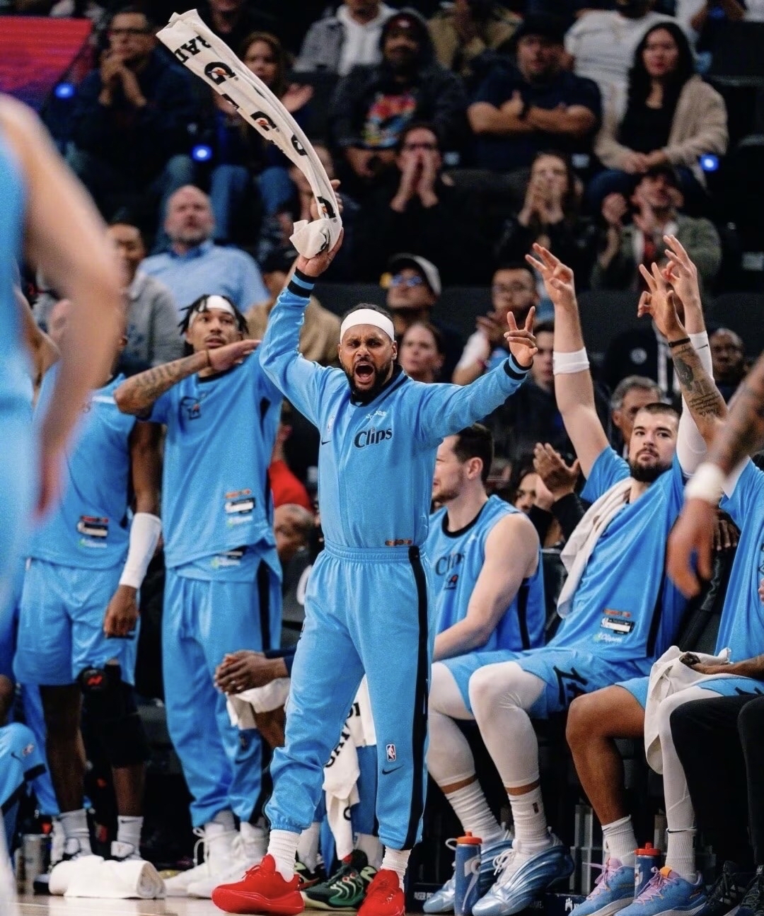 洛杉矶快船训练开放日,今晨回应争议引欢呼,社区盾在即,临场指挥获称赞(轨道舱为什么不能返回) 洛杉矶快船训练开放日,今晨回应争议引欢呼,社区盾在即,临场指挥获称赞(轨道舱为什么不能返回)